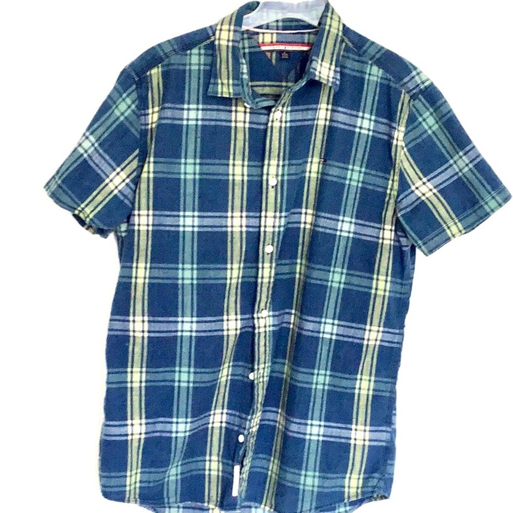 Men’s Tommy Hilfiger button front shirt size XL